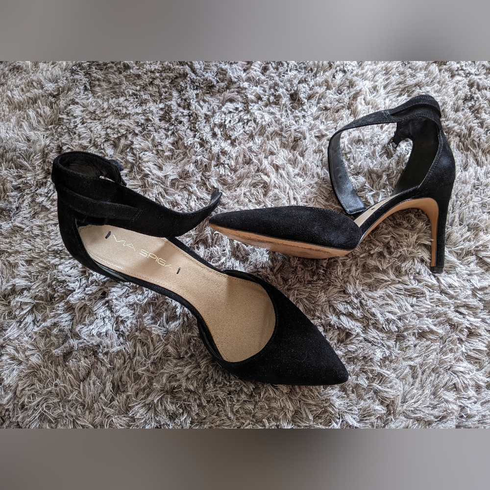 Via Spiga black suede pump w ankle strap